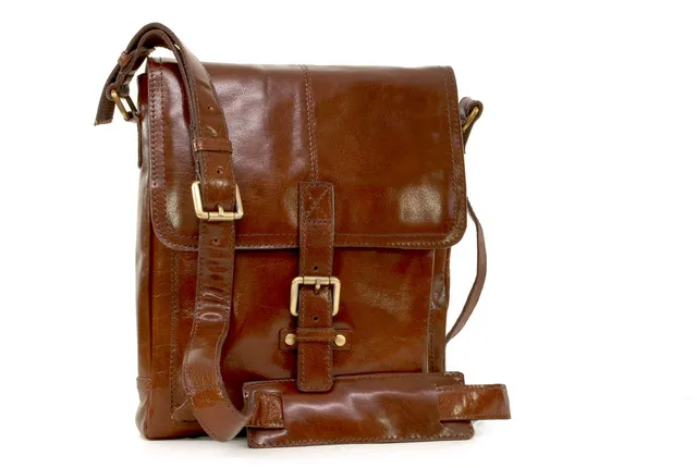 Ashwood Benjamin borsa messenger in pelle full grain
