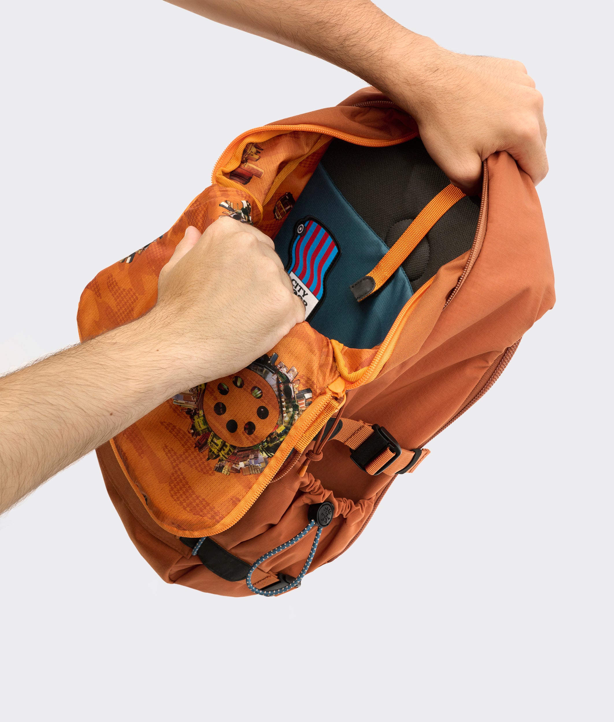 Backpacks and Daypacks City Loop: Crumpler x Morgan Campbell zaino Terracotta collaborazione