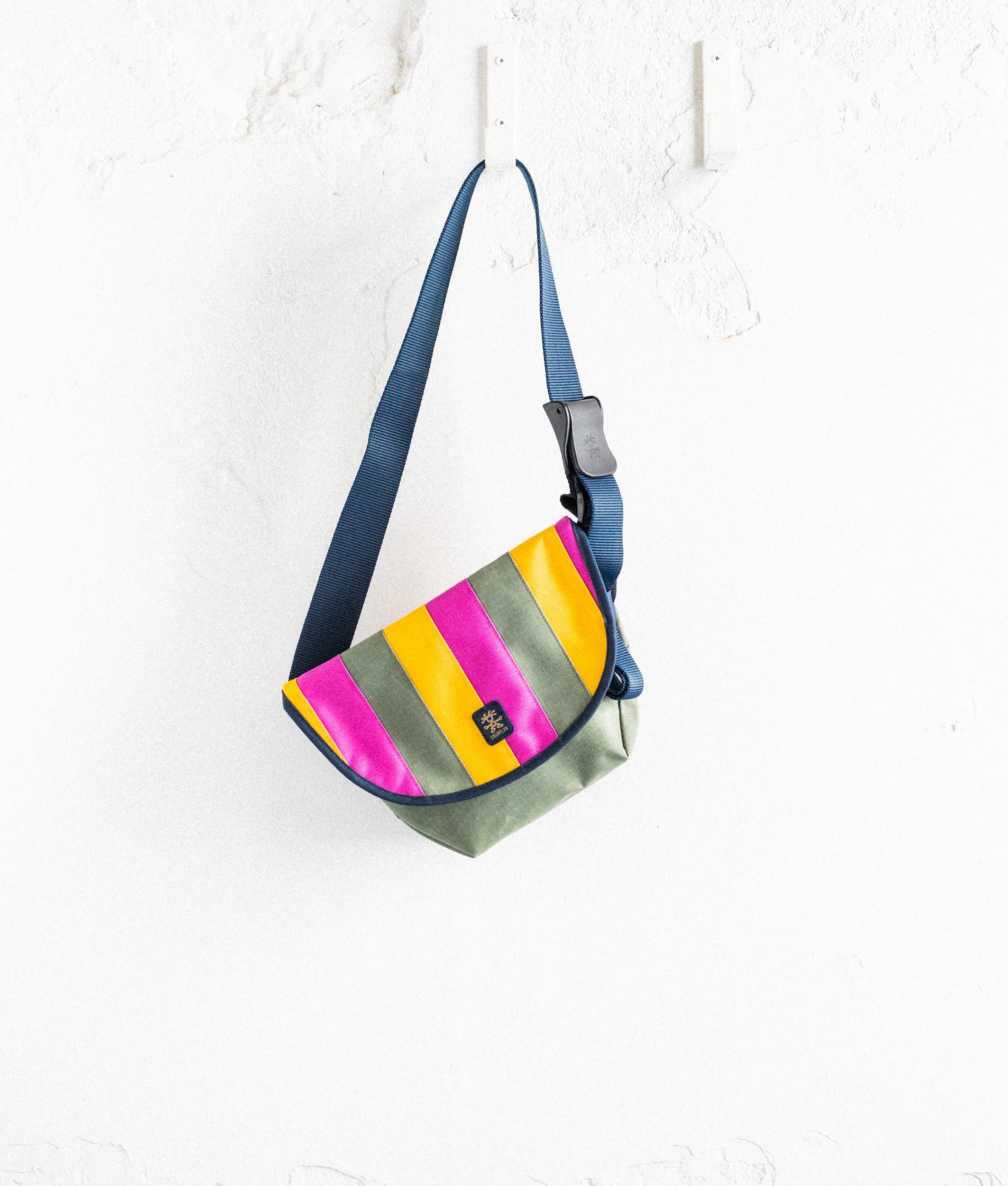 Crumpler Messenger Bags Cahoot borsa messenger Blue Wool con chiusura in velcro