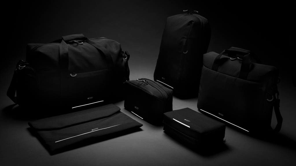 Swiss Peak Tech custodia tecnica AWARE™ nera per cavi riciclata