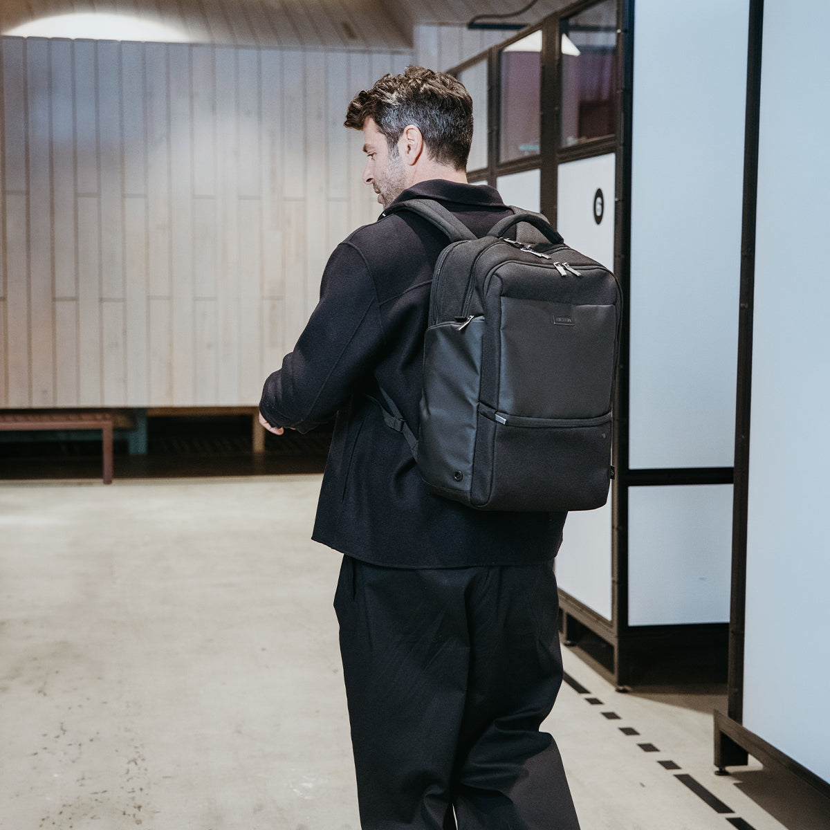BASE XXO Backpacks FIVE 15-17.3 zaino per laptop con tasca RFID