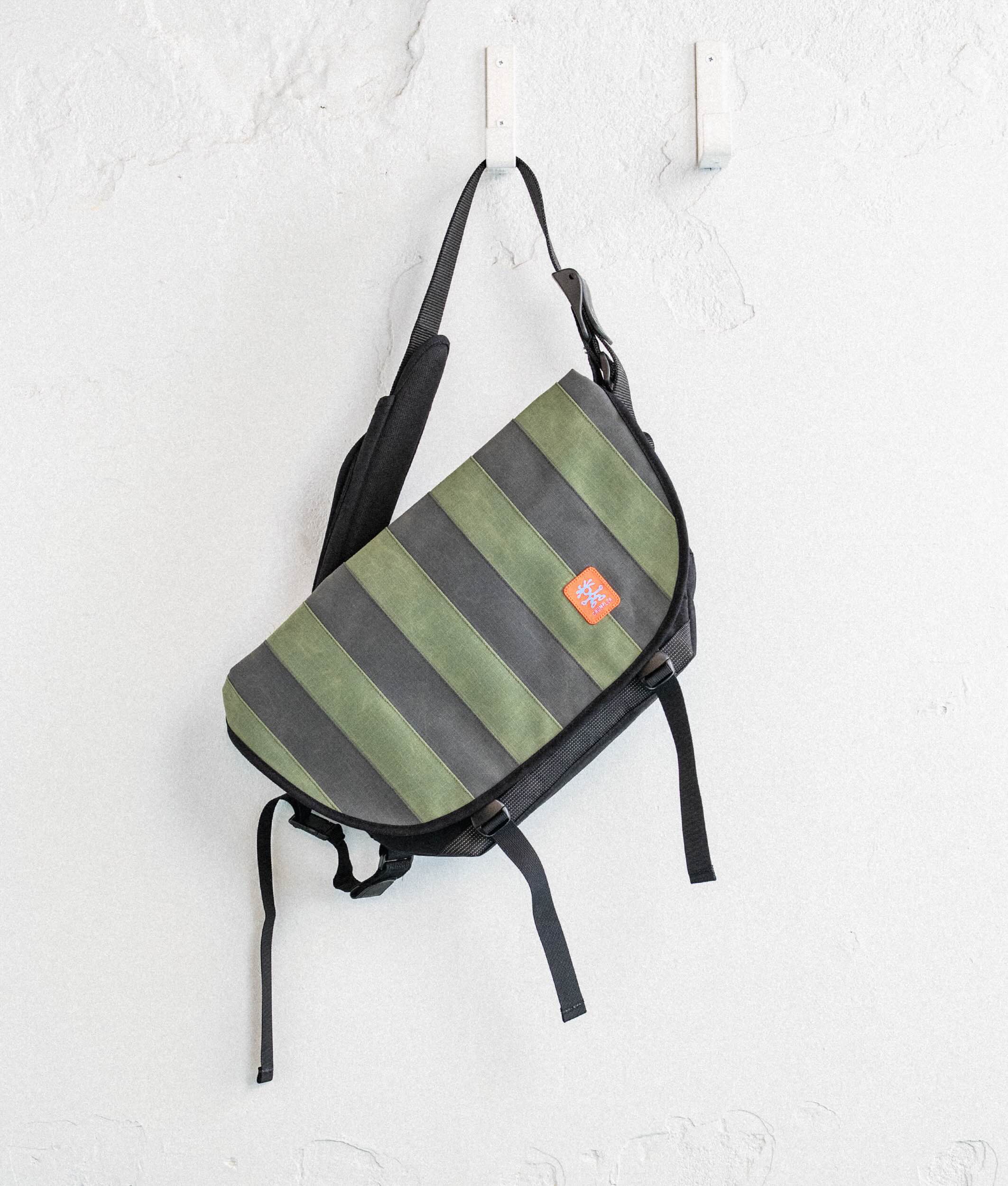 Crumpler Messenger Bags Barney borsa messenger Umarelli con tracolla regolabile