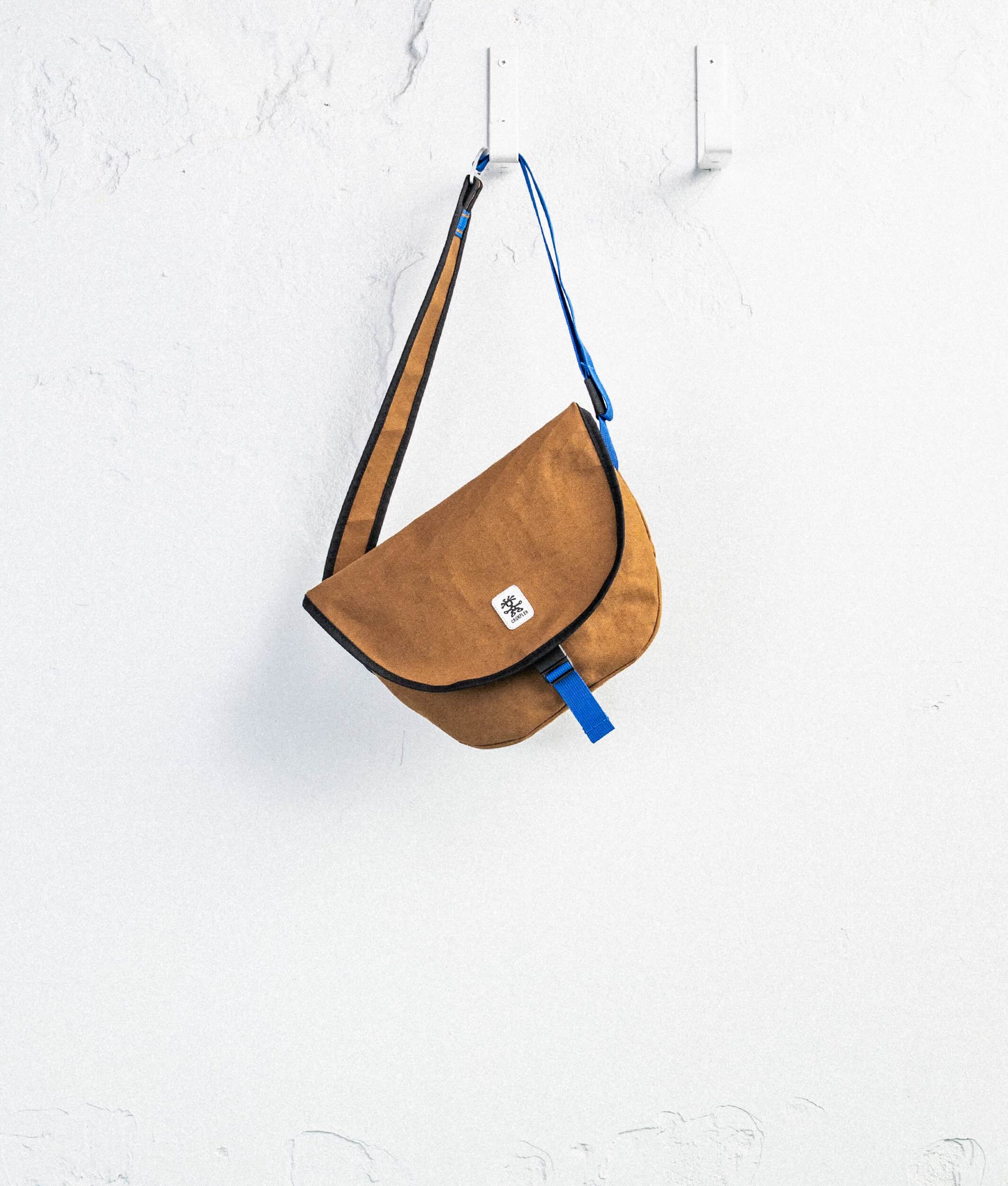 Crumpler Messenger Bags Cahoot borsa messenger Blue Wool con chiusura in velcro