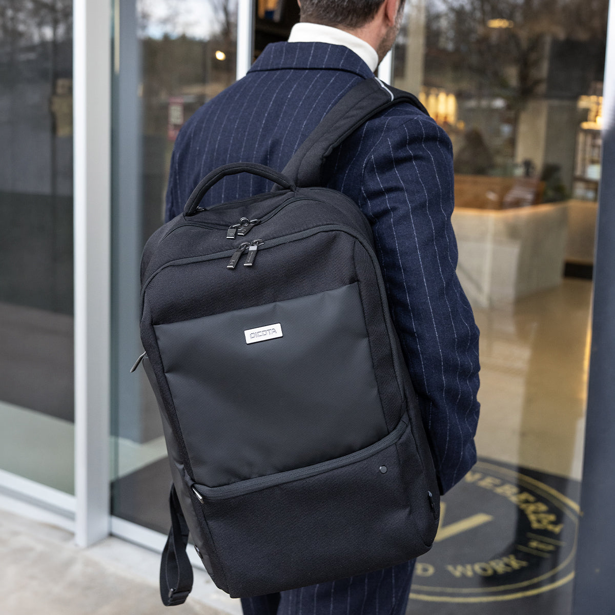BASE XXO Backpacks FIVE 15-17.3 zaino per laptop con tasca RFID