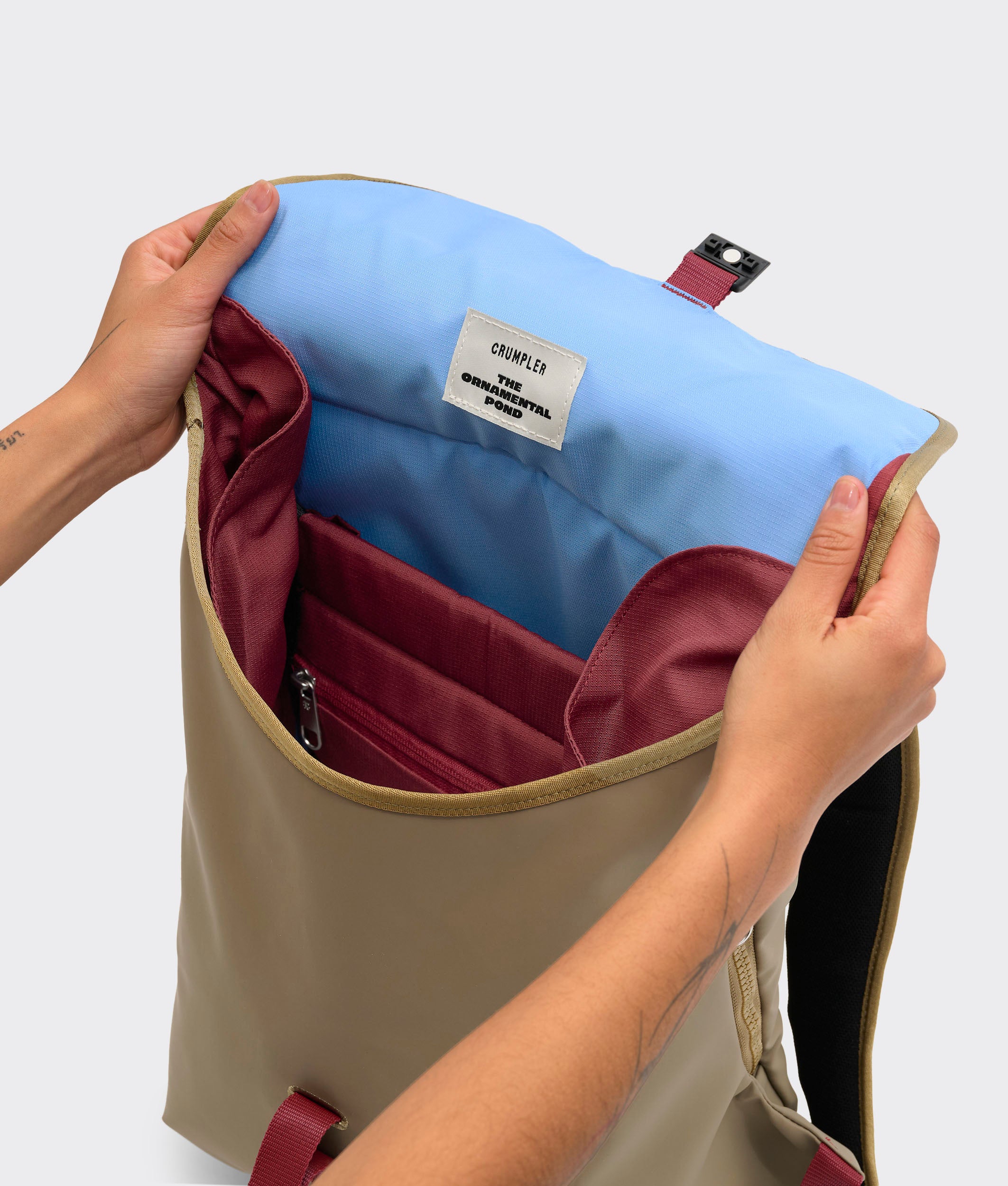 Crumpler Backpacks and Daypacks Ornamental Pond zaino Olive per MacBook 16 pollici