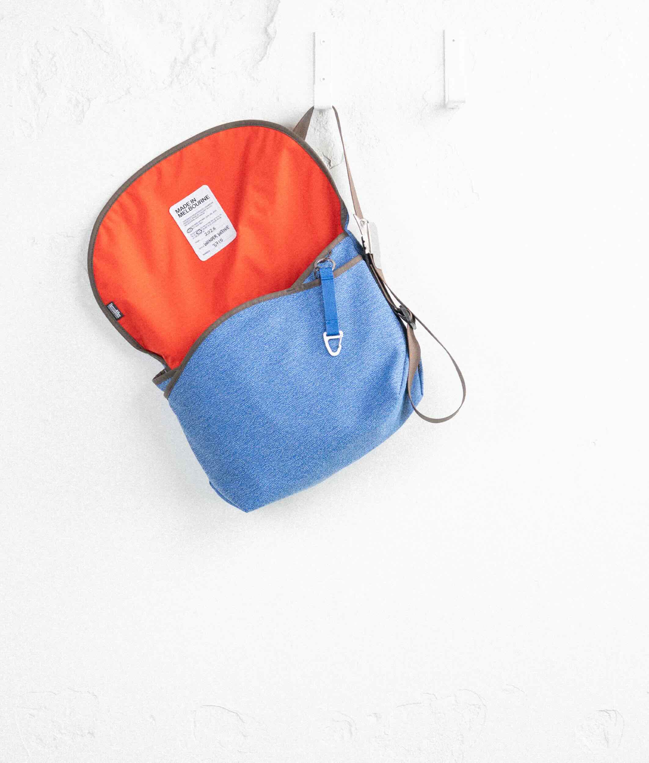 Crumpler Messenger Bags Wonder Weenie borsa messenger Seaweed Wool con chiusura magnetica