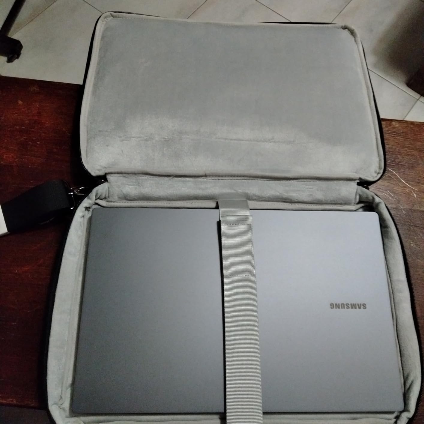 Domiso Laptop Sleeve 15,6 pollici custodia laptop nera impermeabile