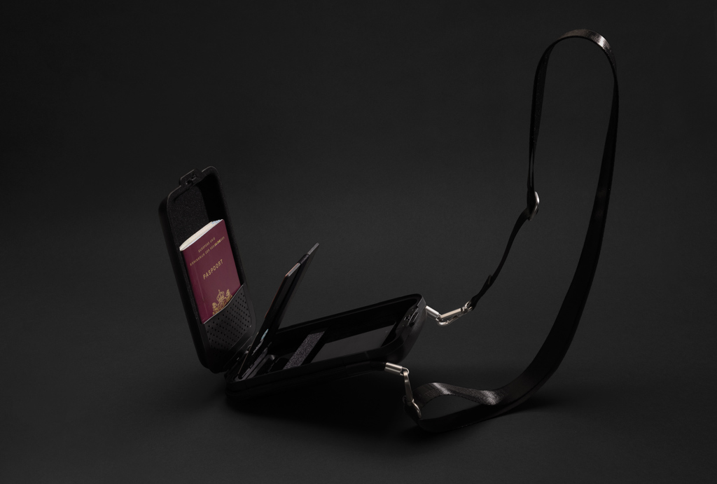 Swiss Peak Accessori da viaggio OSLO RCS custodia smartphone nera rigida