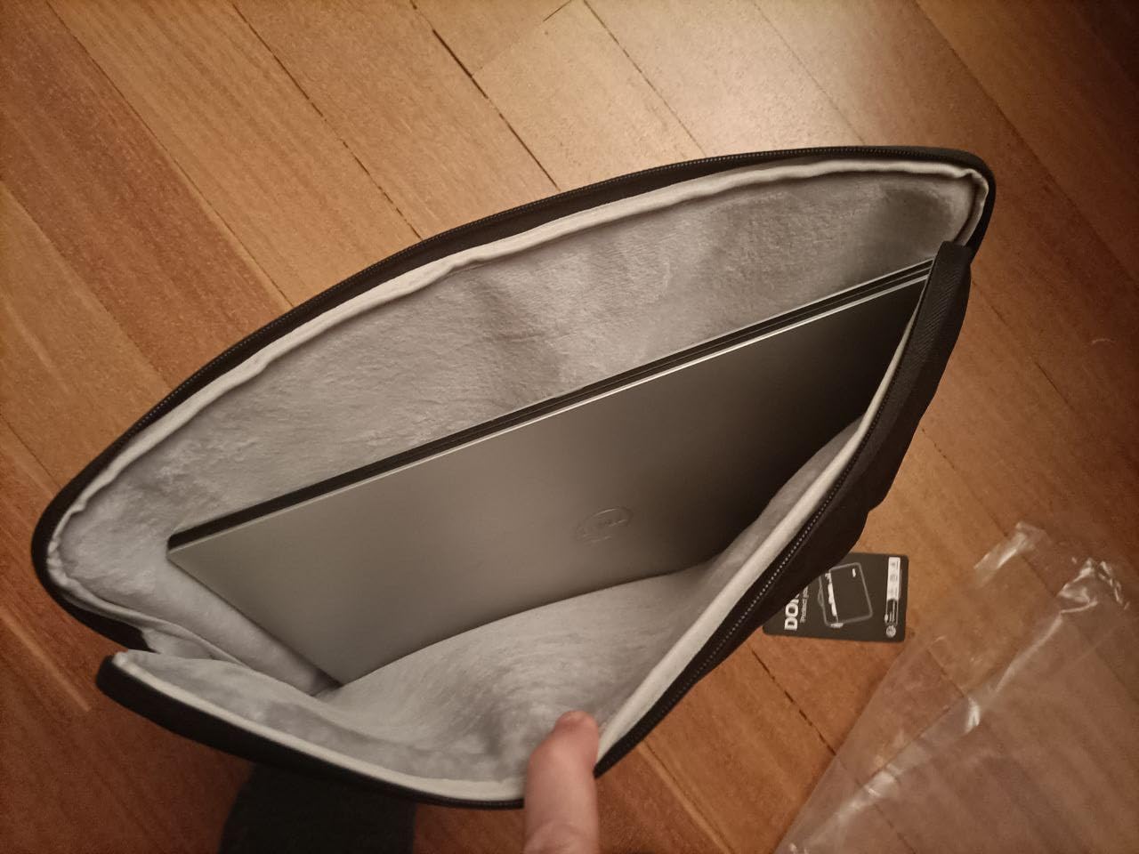 Domiso Laptop Sleeve 17,3 pollici custodia laptop nera con tasca