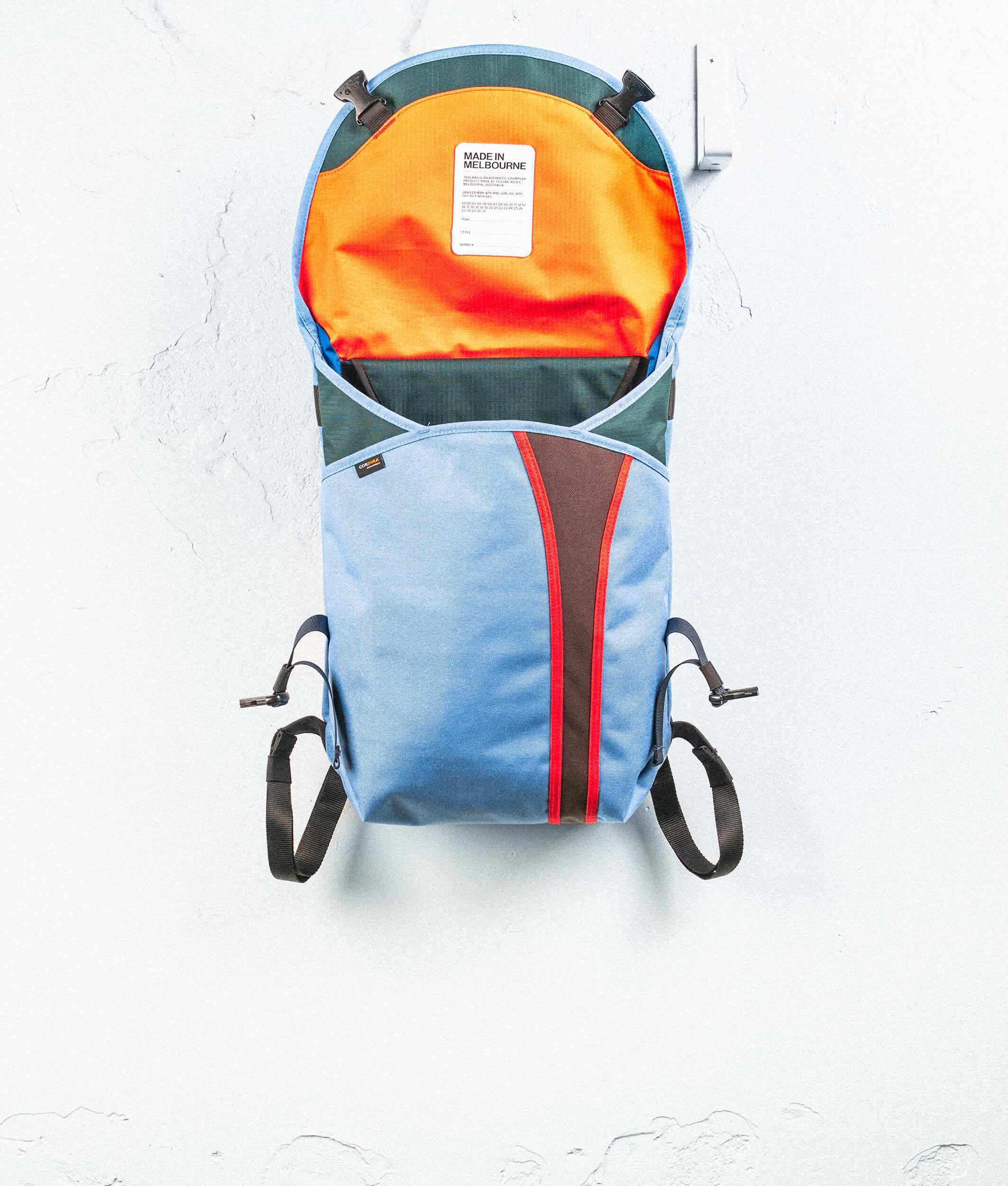 Crumpler Backpacks and Daypacks Seedy Bar zaino X-OAK 16 pollici con tasca laptop