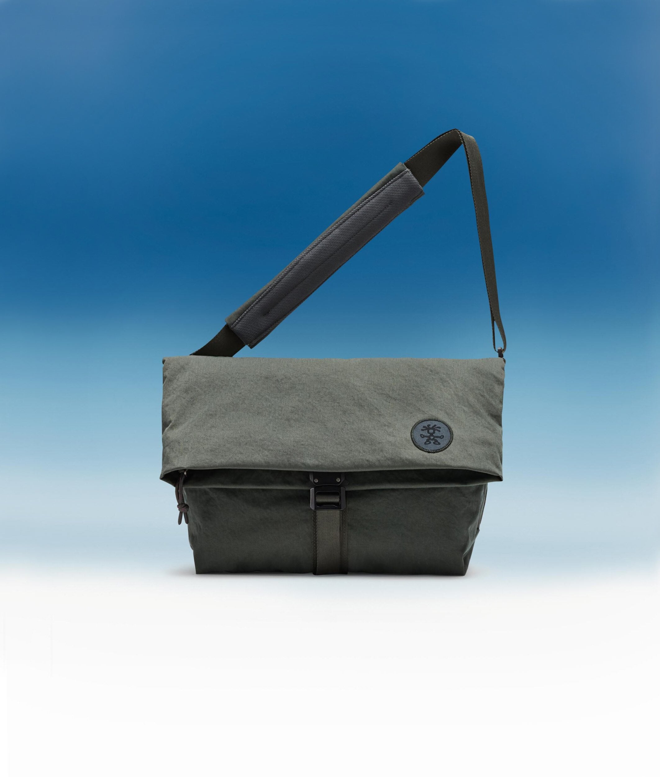 Crumpler Messenger Bags Day By Day borsa messenger Konbu Seaweed 14″