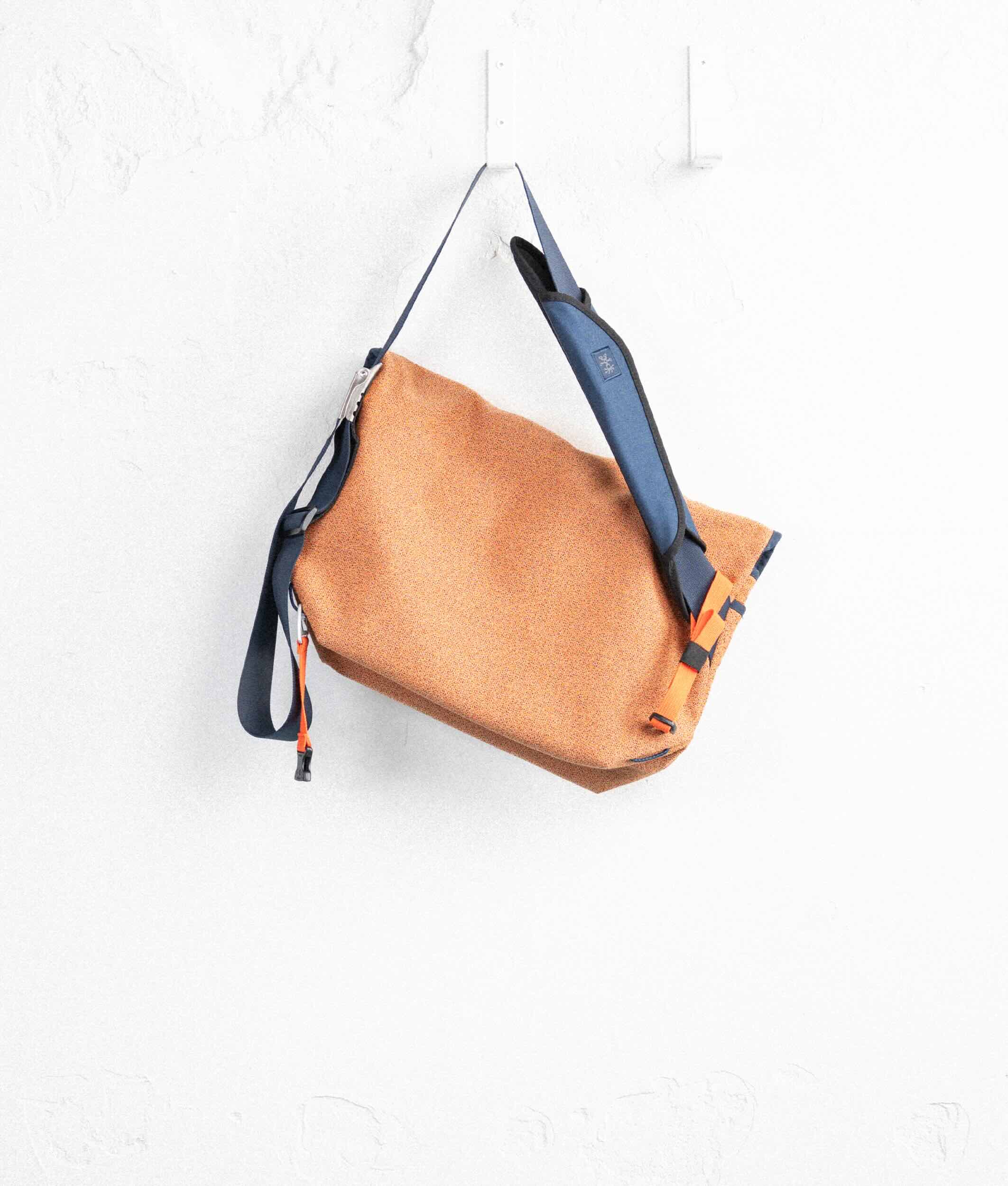 Crumpler Messenger Bags Wonder Weenie borsa messenger Seaweed Wool con chiusura magnetica