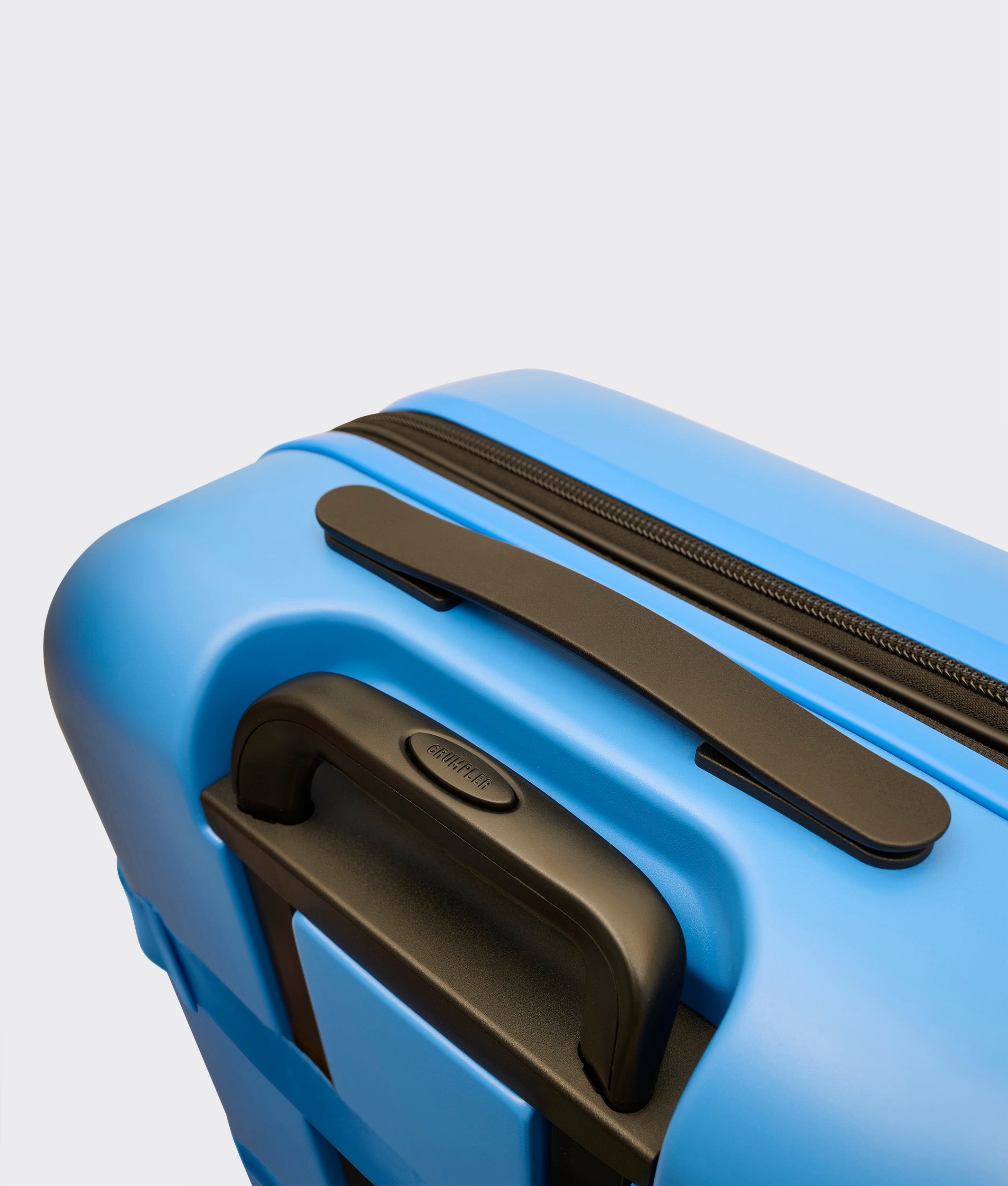 Crumpler Travel Bags, Backpacks & Luggage Vis-À-Vis 68 valigia da stiva Acai con lucchetto TSA
