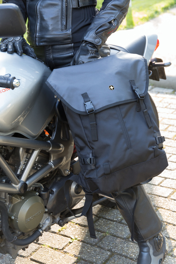 Swiss Peak Zaini zaino porta PC 17″ nero ultraleggero