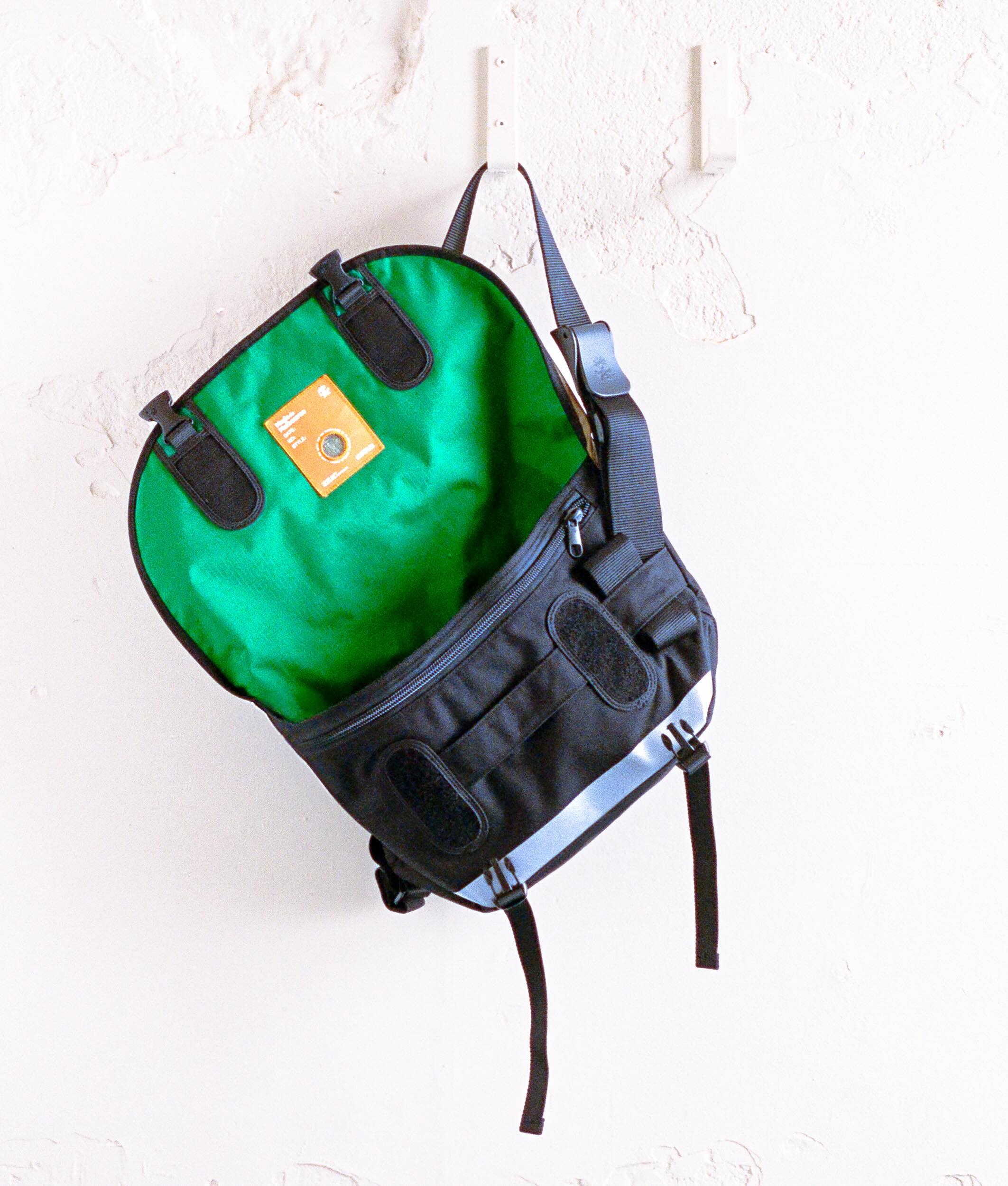 Crumpler Messenger Bags Barney borsa messenger Umarelli con tracolla regolabile