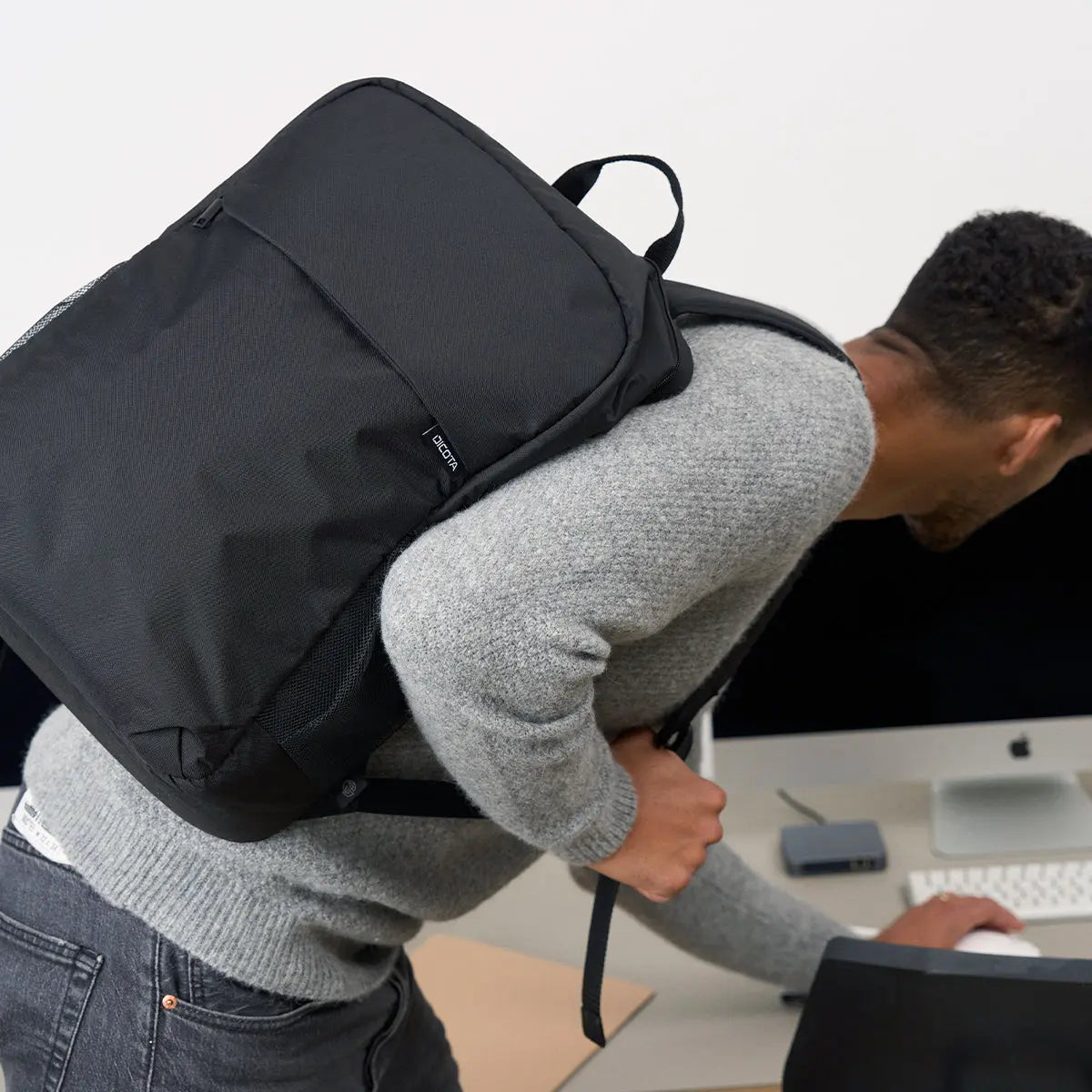 BASE XXO Backpacks Backpack ONE 13-16 zaino laptop riciclato