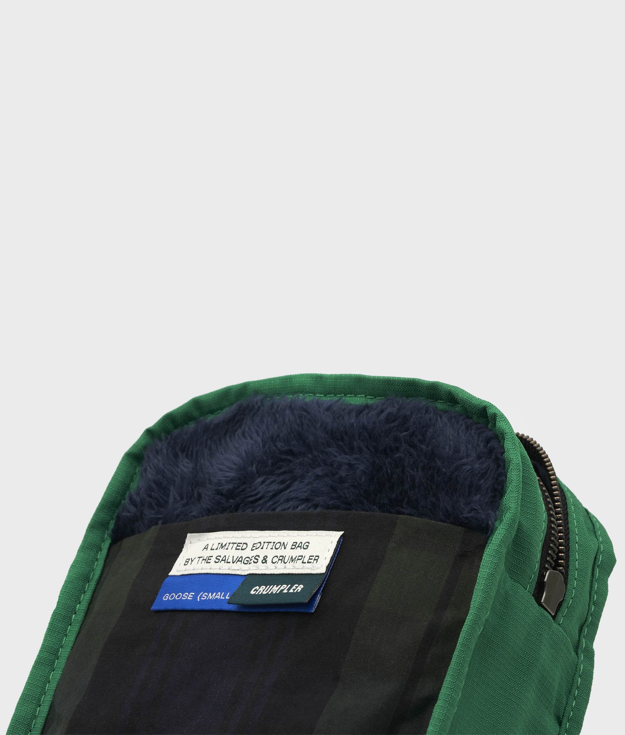 Crumpler Borse a tracolla Goose (Small): The Salvages X Crumpler borsa a tracolla Nightsky