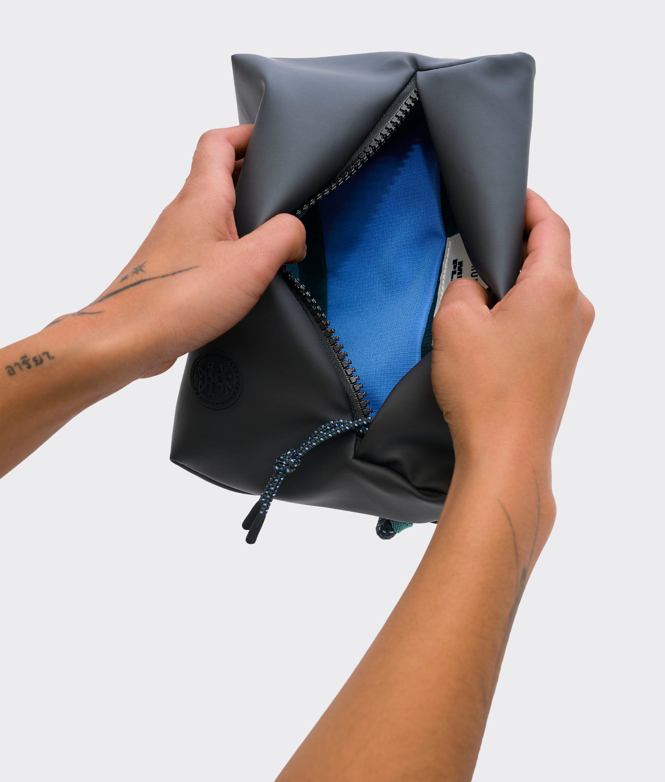Crumpler Borse a tracolla Minor Planet borsa a tracolla Pink Veggie Leather