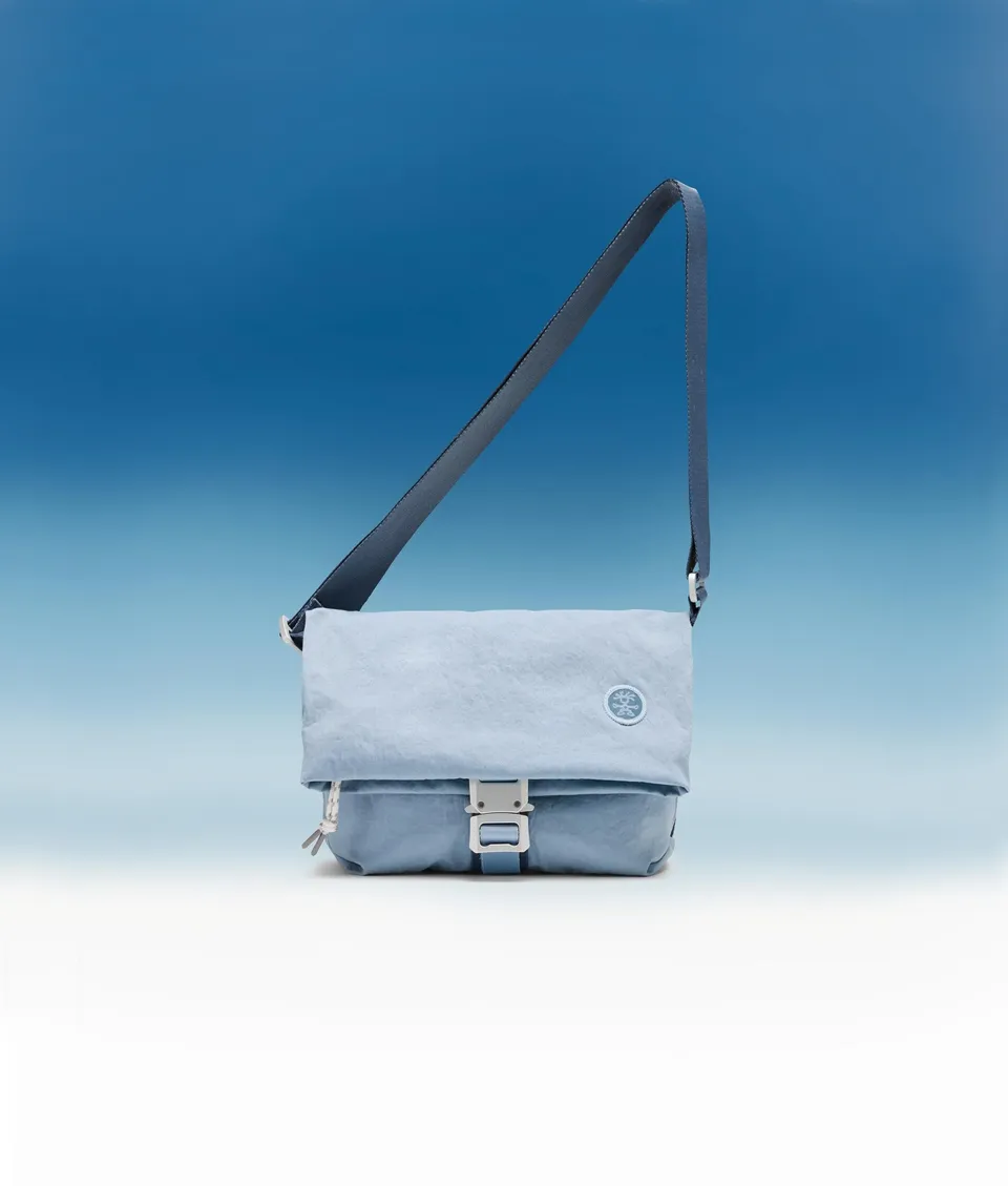 Crumpler Crossbody Bags Hour By Hour crossbody Konbu Dusty Blue tasca frontale